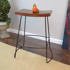 Sgabelli da Bar Altezza Bancone Portia Saddle Seat da 24" Metallo/Castagno: Legno di Mango, Pulizia a Secco, Senza Schienale
