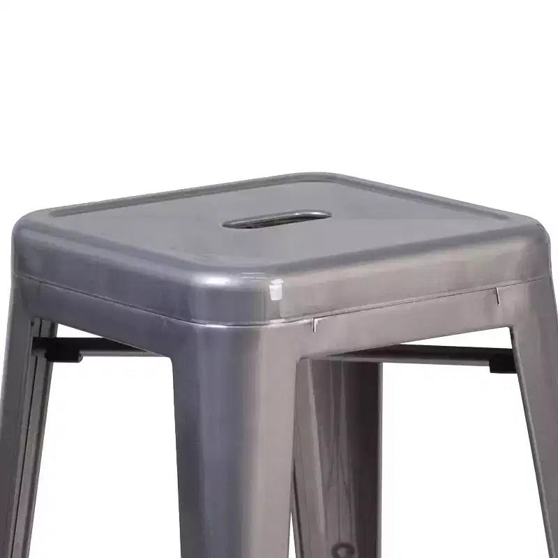 Sgabello da interno Lincoln da 24'' con schienale basso, finitura argento anticato con vernice trasparente, altezza bancone, seduta quadrata