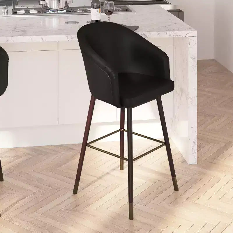 Sgabello Temperance Modern con struttura in legno e dettagli metallici