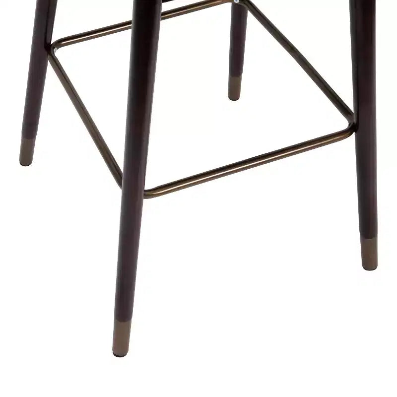 Sgabello Temperance Modern con struttura in legno e dettagli metallici